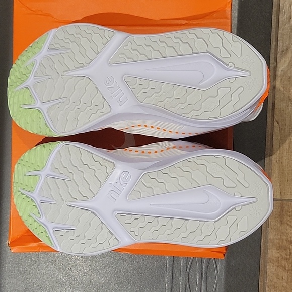 New in Box: NIKE Star Runner 4 NN SE (GS) - Picture 6 of 10